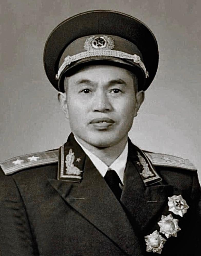 毛主席下令“丢卒保车”保全大局，皮定均率七千将领甘愿当小卒
